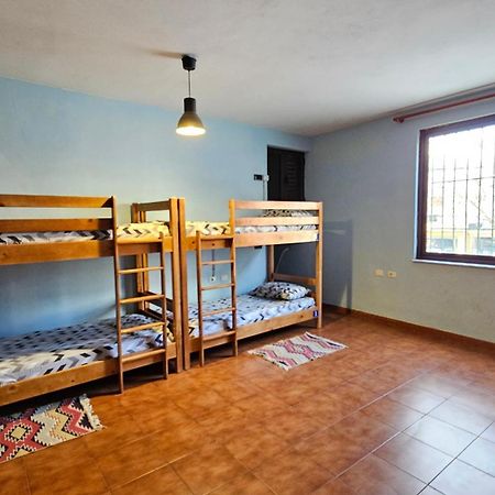 Traveler Hostel Shkoder Ngoại thất bức ảnh