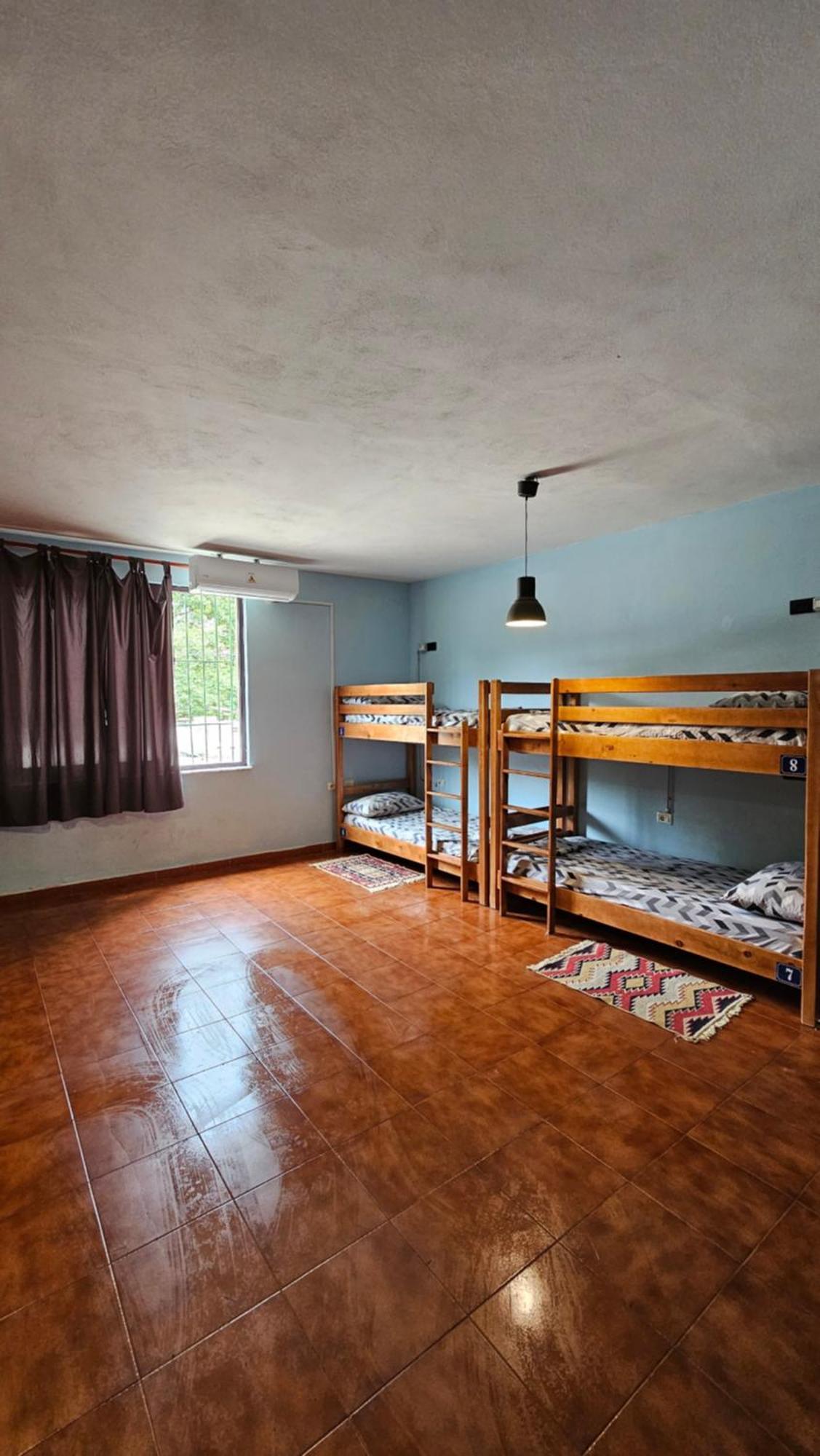 Traveler Hostel Shkoder Ngoại thất bức ảnh